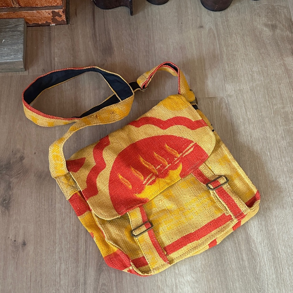 100% recycled messenger bag